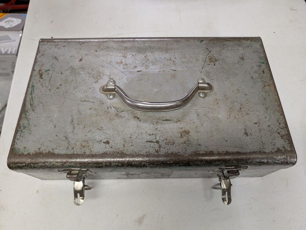 Vtg Greenlee 7646 (CASE ONLY, EMPTY) Metal Toolbox 16x9x4.5"